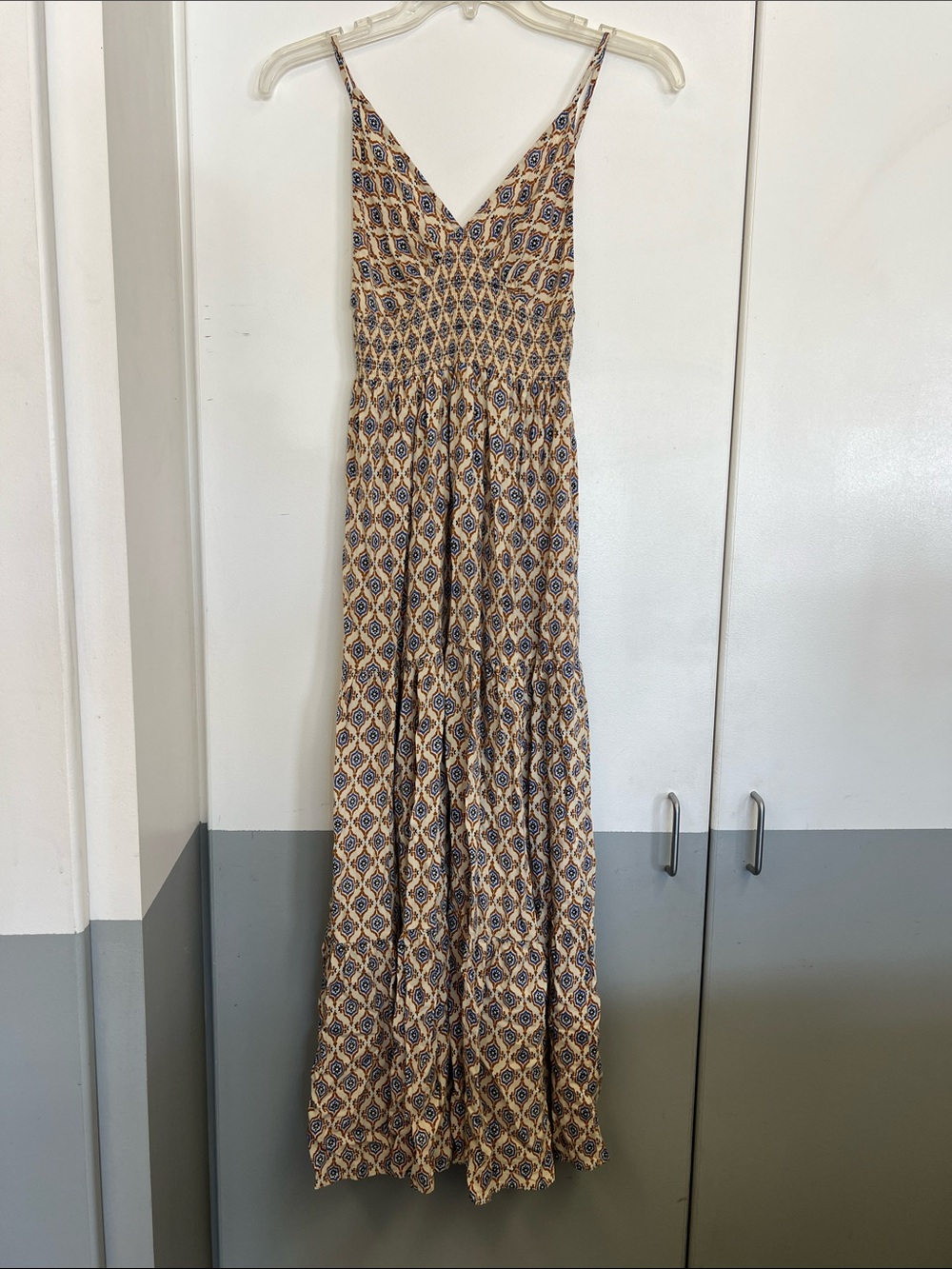 Patrons of Peace Smocked V-Neck Boho Midi/Maxi Dress Abstract Pattern Neutral XS